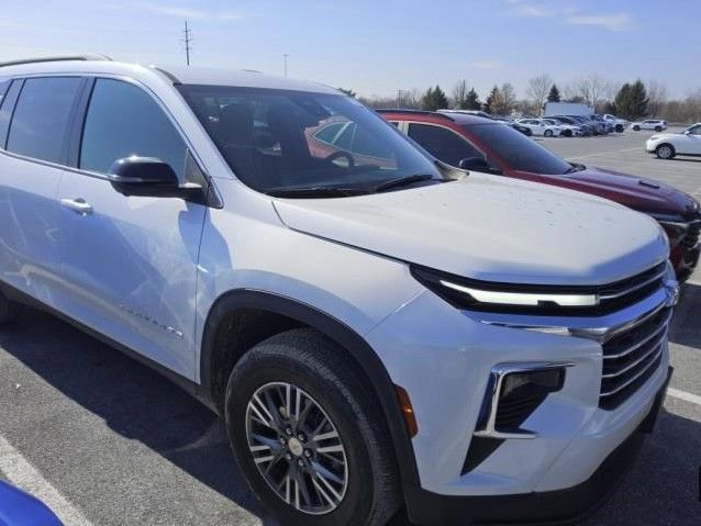 Used 2024 Chevrolet Traverse LT