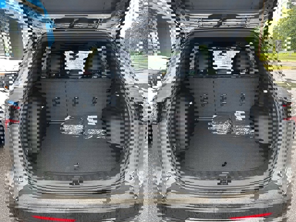 New 2025 Chevrolet Equinox ACTIV w/ Safety and Technology Package image 7