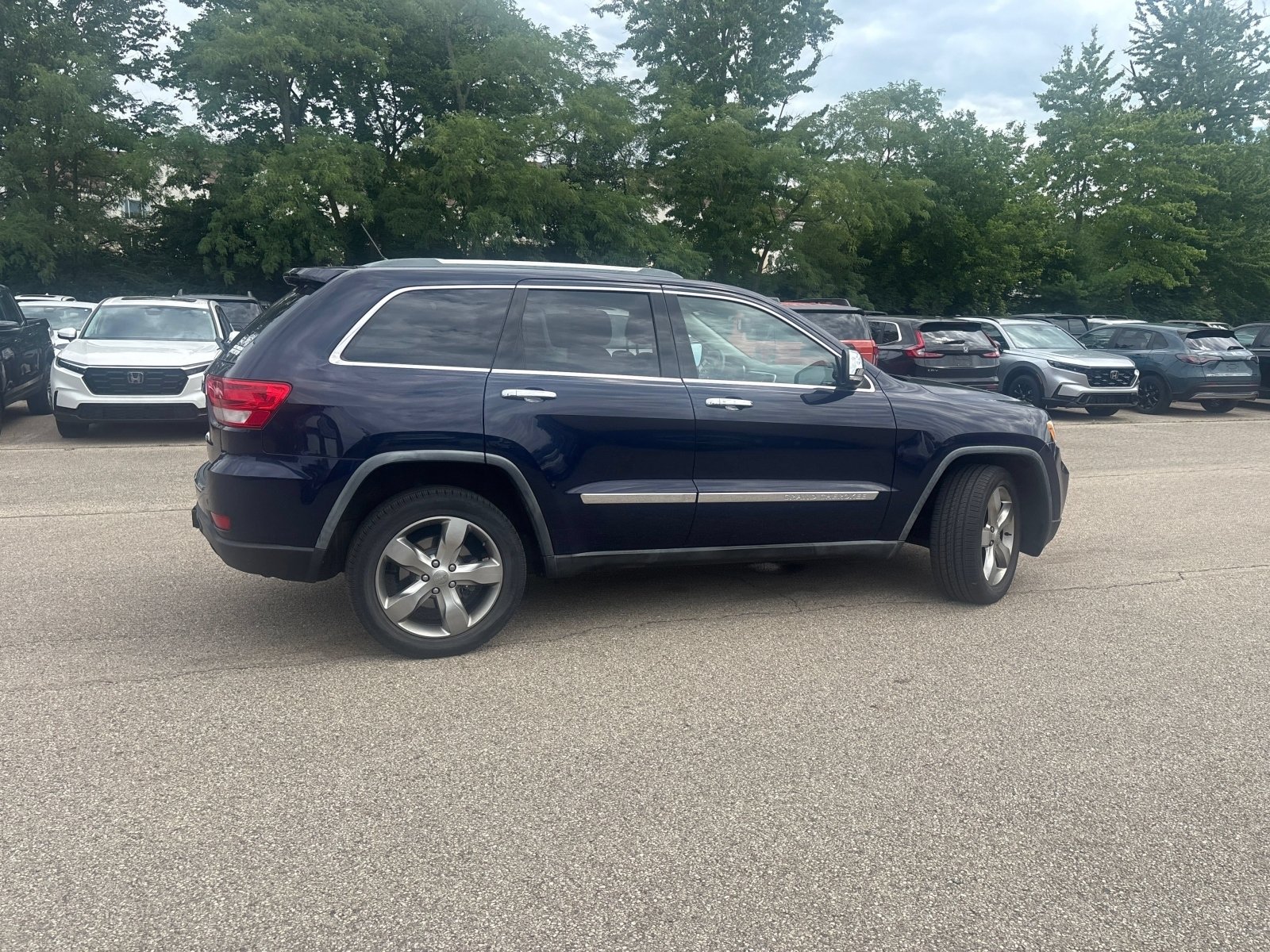 Used 2012 Jeep Grand Cherokee Limited w/ Trailer Tow Group AWD/4WD image 24