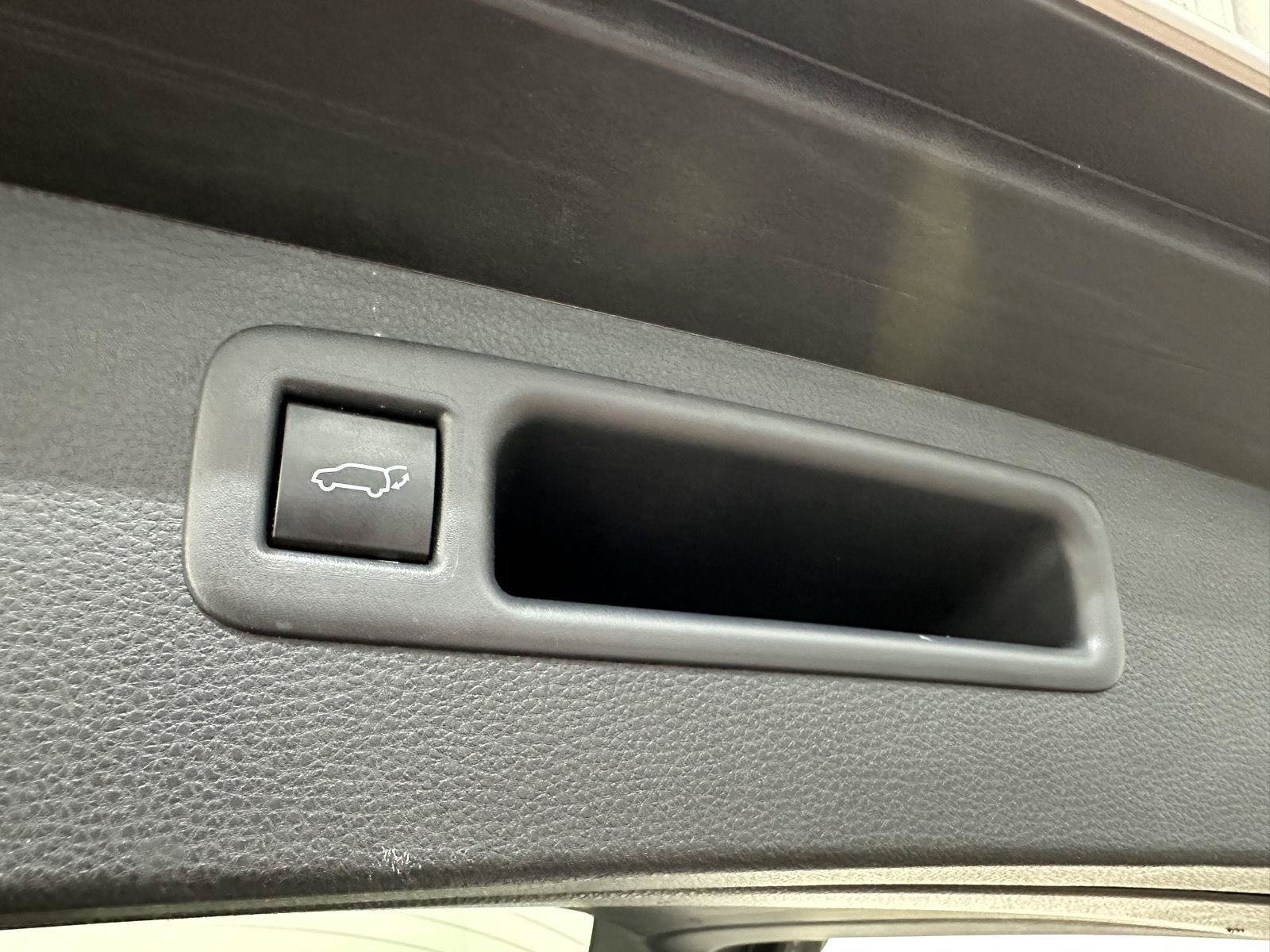 Used 2023 Toyota Highlander XLE FWD image 29