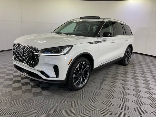 Used 2026 Lincoln Aviator Reserve AWD/4WD image 1