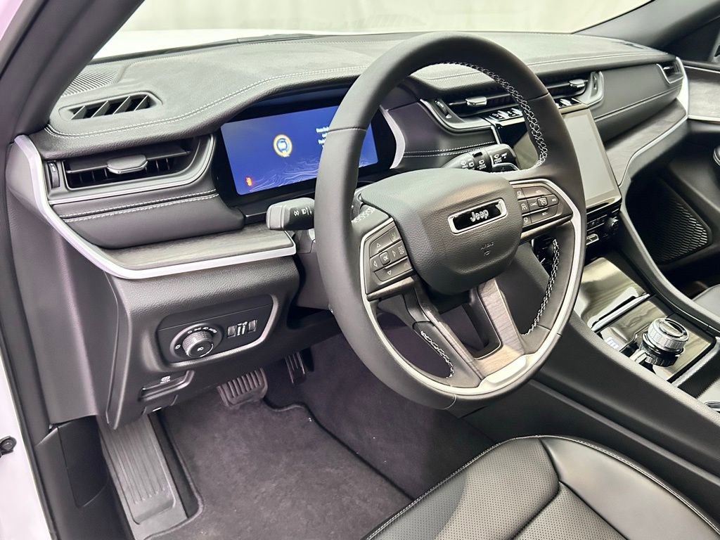 New 2025 Jeep Grand Cherokee Limited w/ Luxury Tech Group II image 14