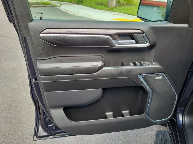 Used 2023 Chevrolet Silverado 1500 LTZ w/ LTZ Convenience Package II AWD/4WD image 15