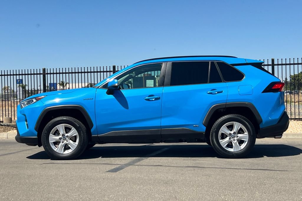 Certified 2021 Toyota RAV4 XLE w/ Convenience Package AWD/4WD image 9