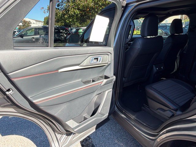 New 2027 Ford Explorer ST-Line w/ Premium Package AWD/4WD image 11