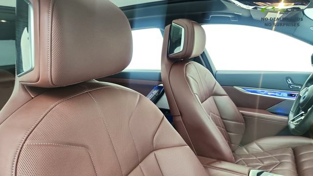 Used 2025 BMW i7 eDrive50 w/ M Sport Package RWD image 22