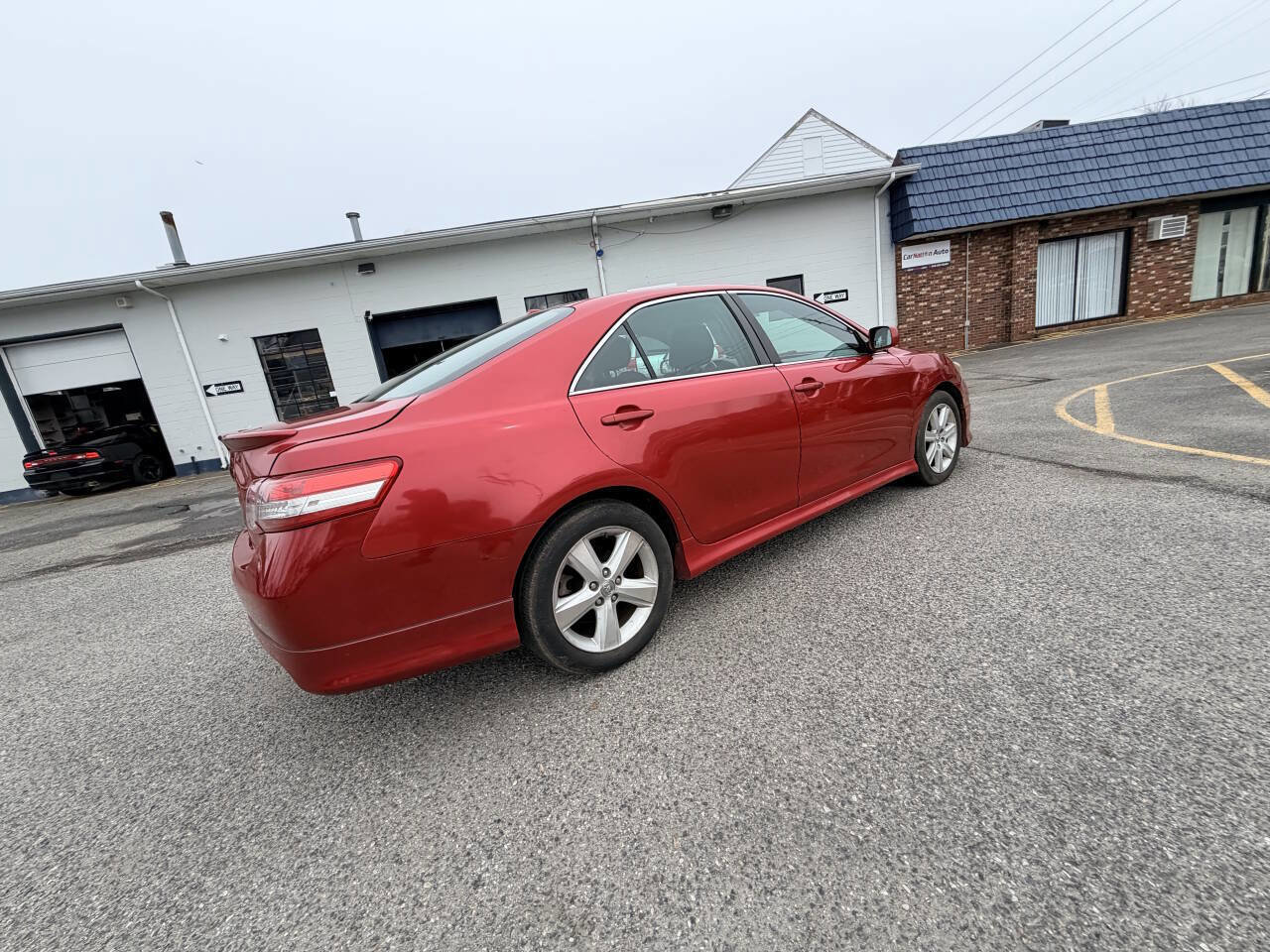 Used 2010 Toyota Camry SE FWD image 6