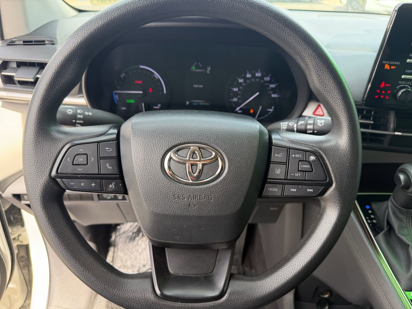 Used 2023 Toyota Sienna LE image 22