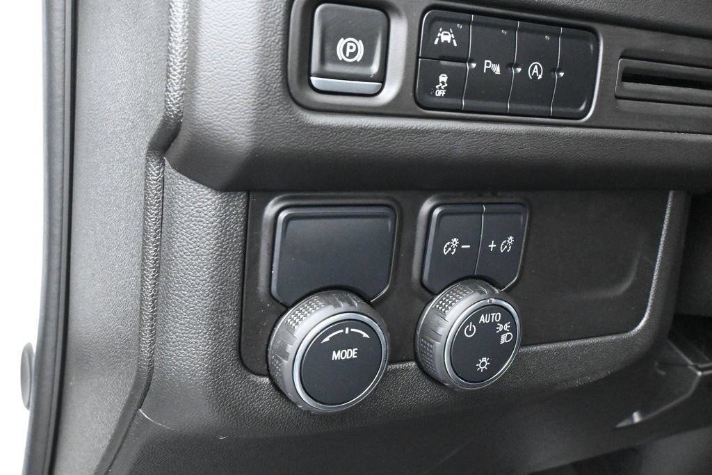 Used 2024 Chevrolet Tahoe LS RWD image 17