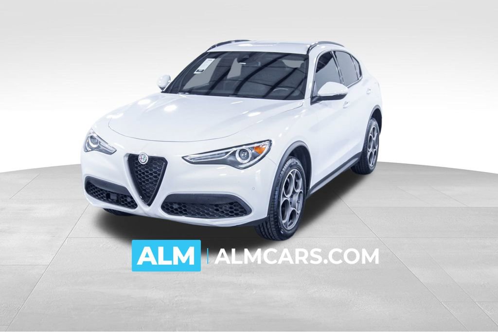 Used 2022 Alfa Romeo Stelvio Sprint image 1