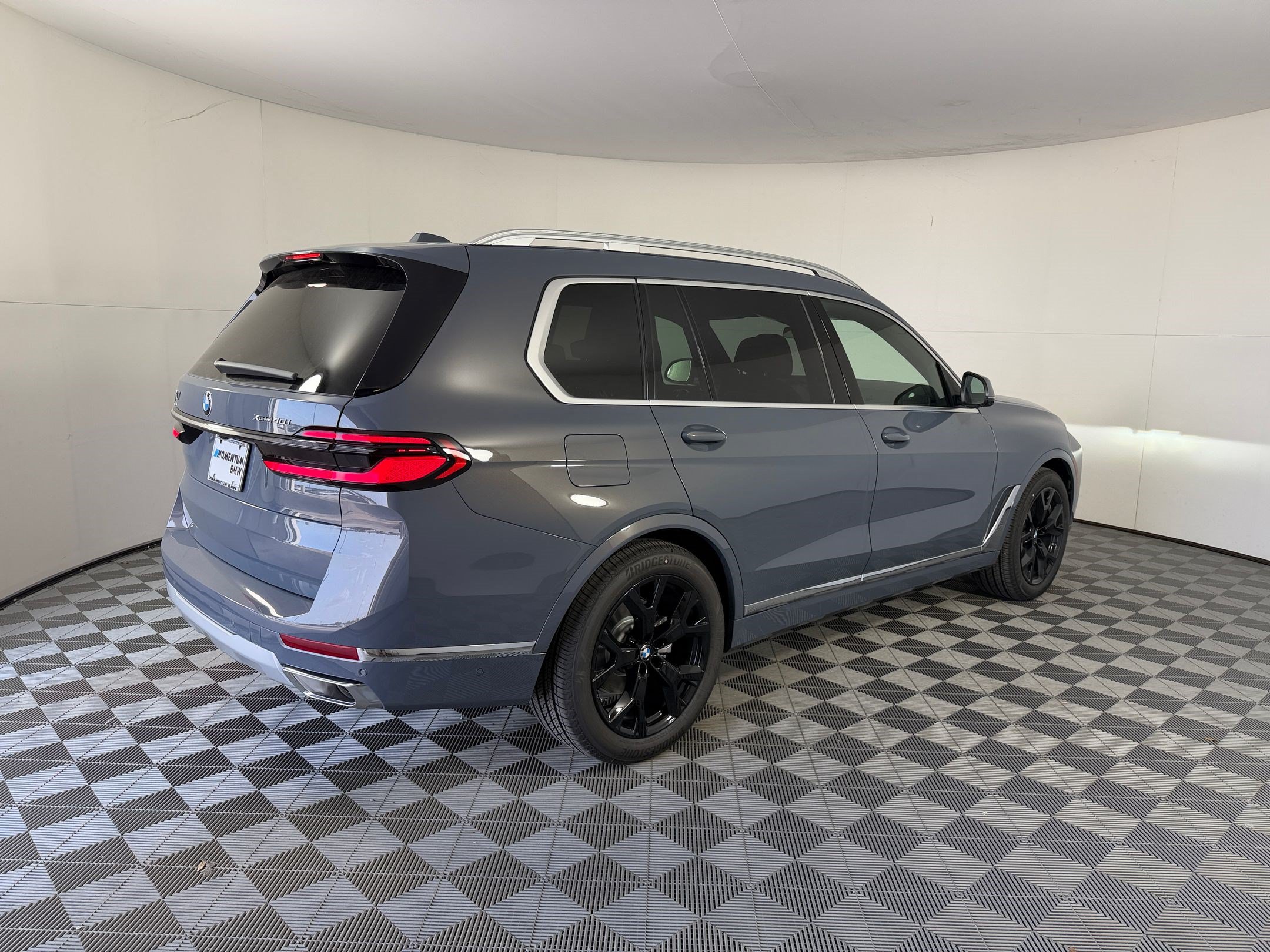 New 2027 BMW X7 xDrive40i w/ Premium Package AWD/4WD image 9