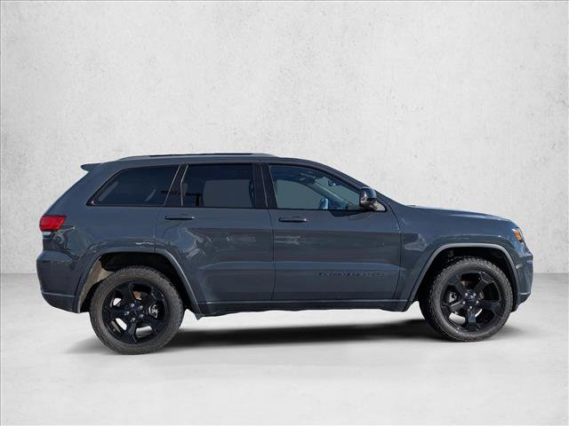 Used 2018 Jeep Grand Cherokee Laredo image 4