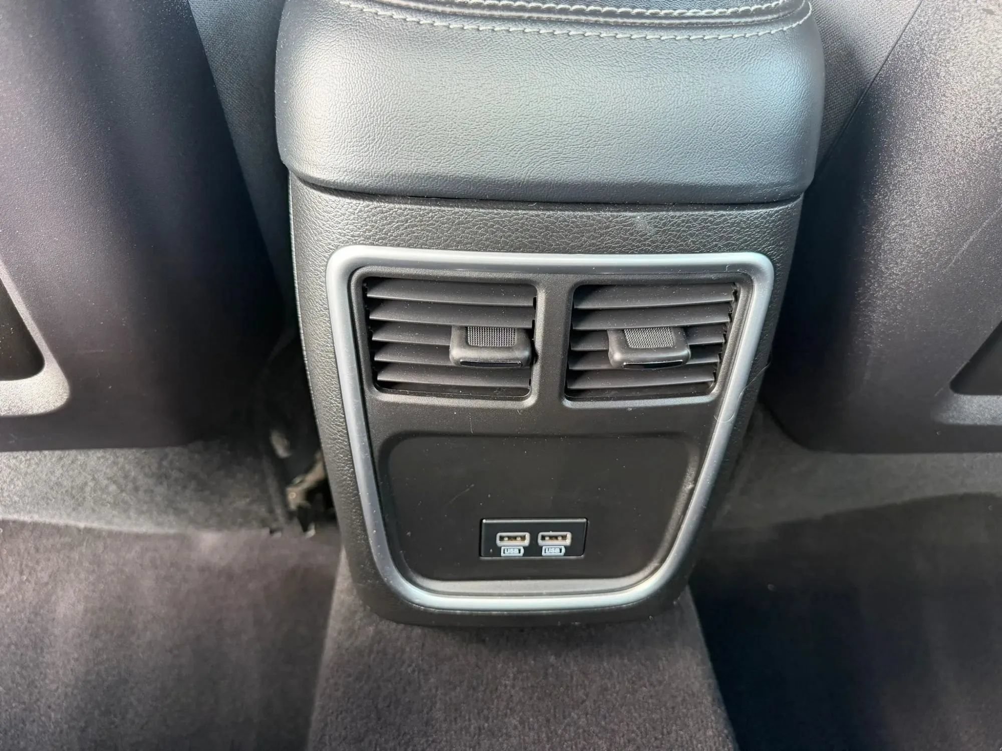 Used 2019 Dodge Charger SXT AWD/4WD image 35