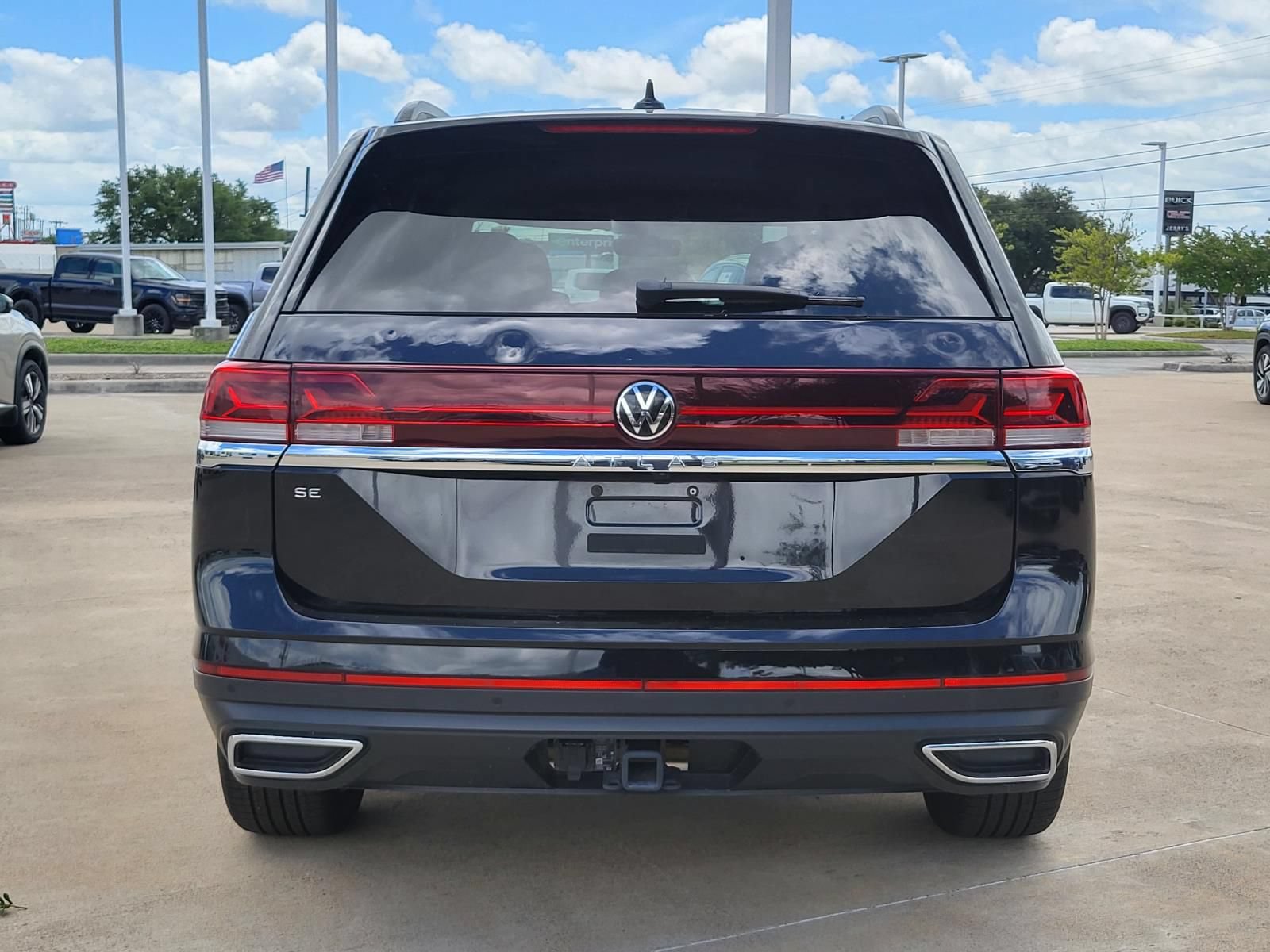 Used 2024 Volkswagen Atlas SE FWD image 7