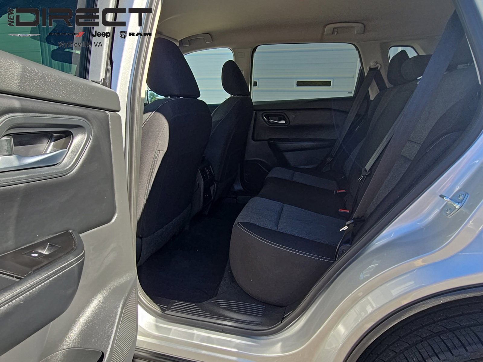 Used 2025 Nissan Rogue SV AWD/4WD image 27