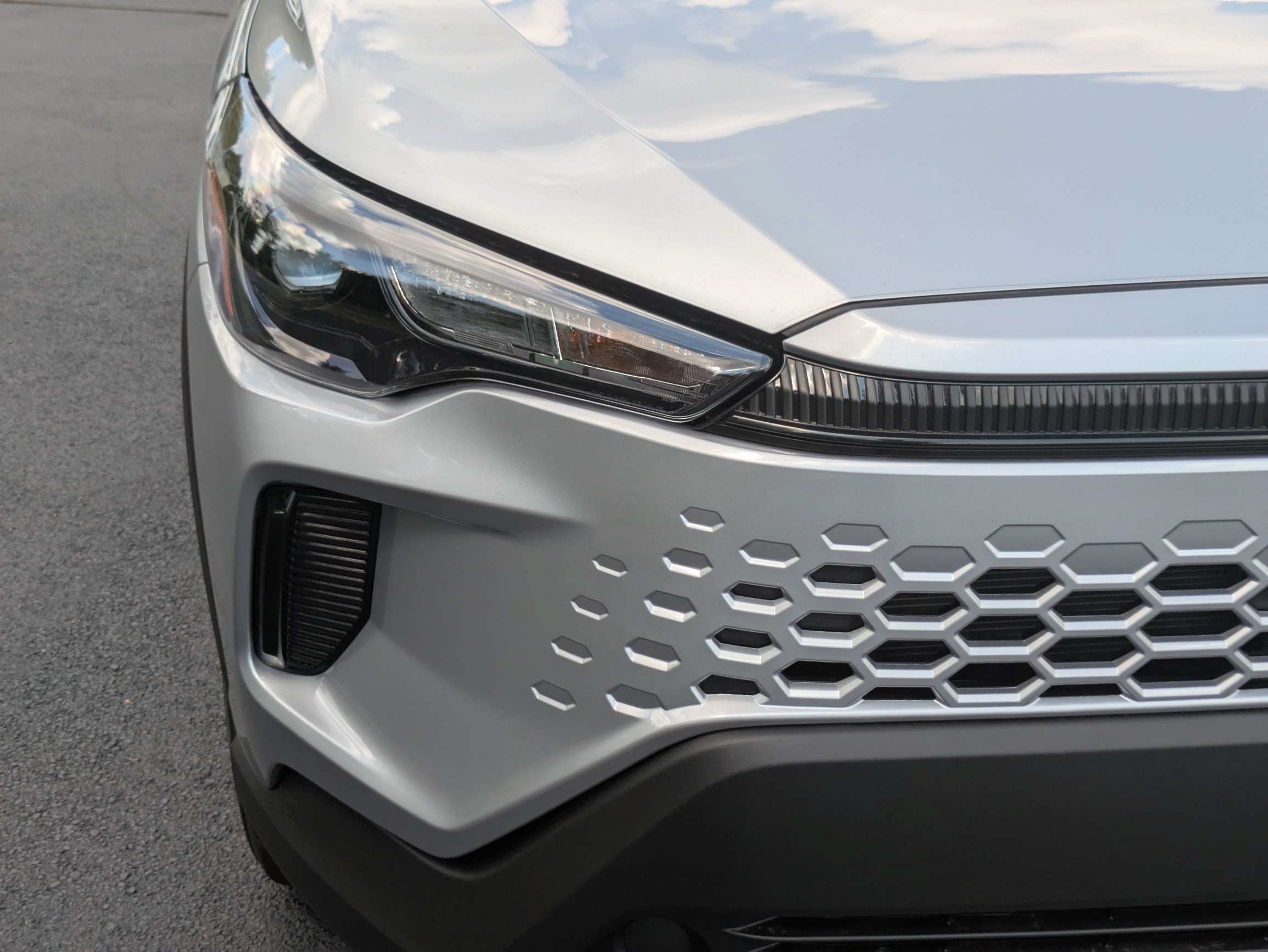 New 2026 Toyota Corolla Cross AWD Hybrid w/ Moonroof Package image 11