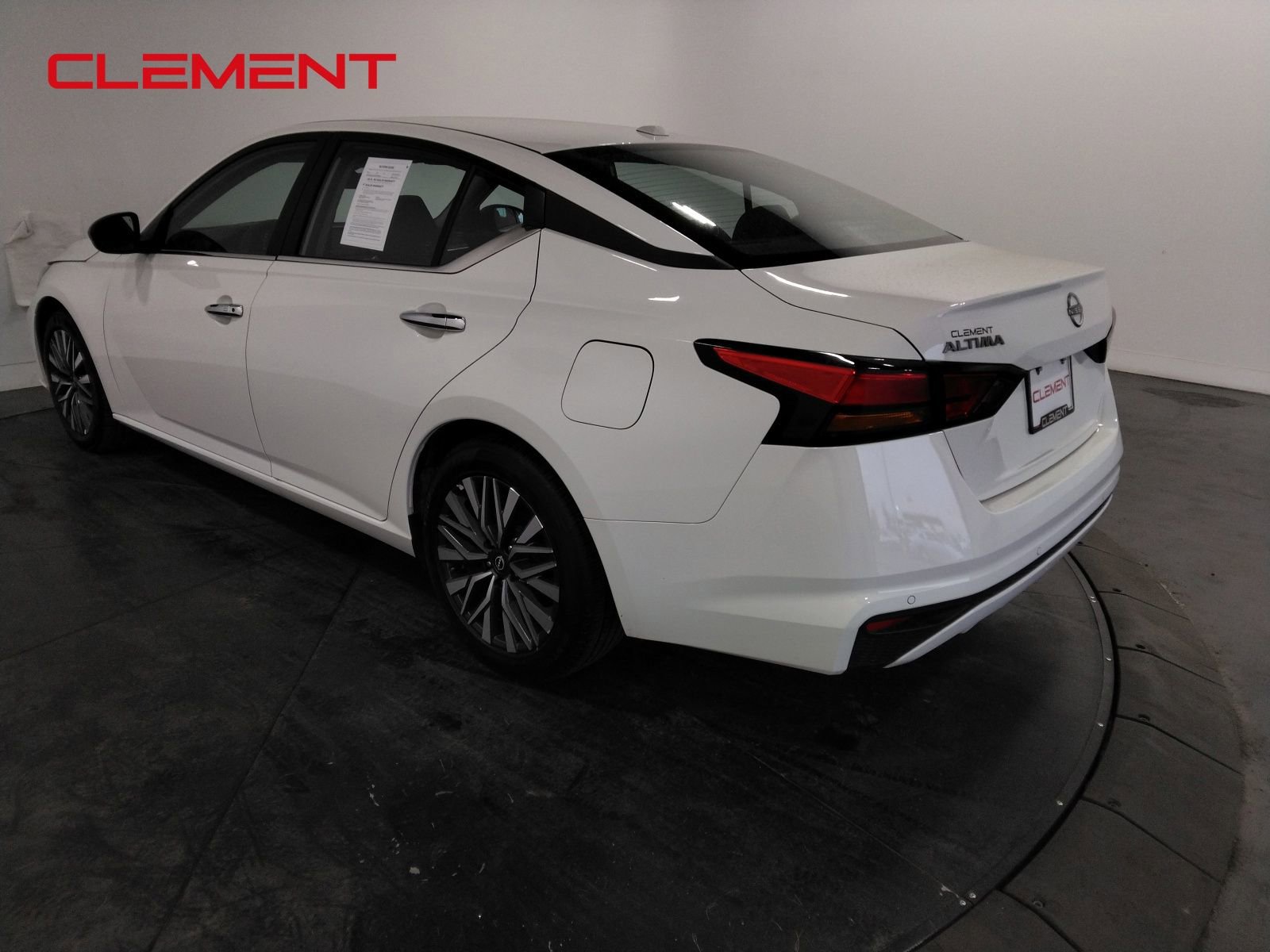 Used 2025 Nissan Altima 2.5 SV FWD image 8