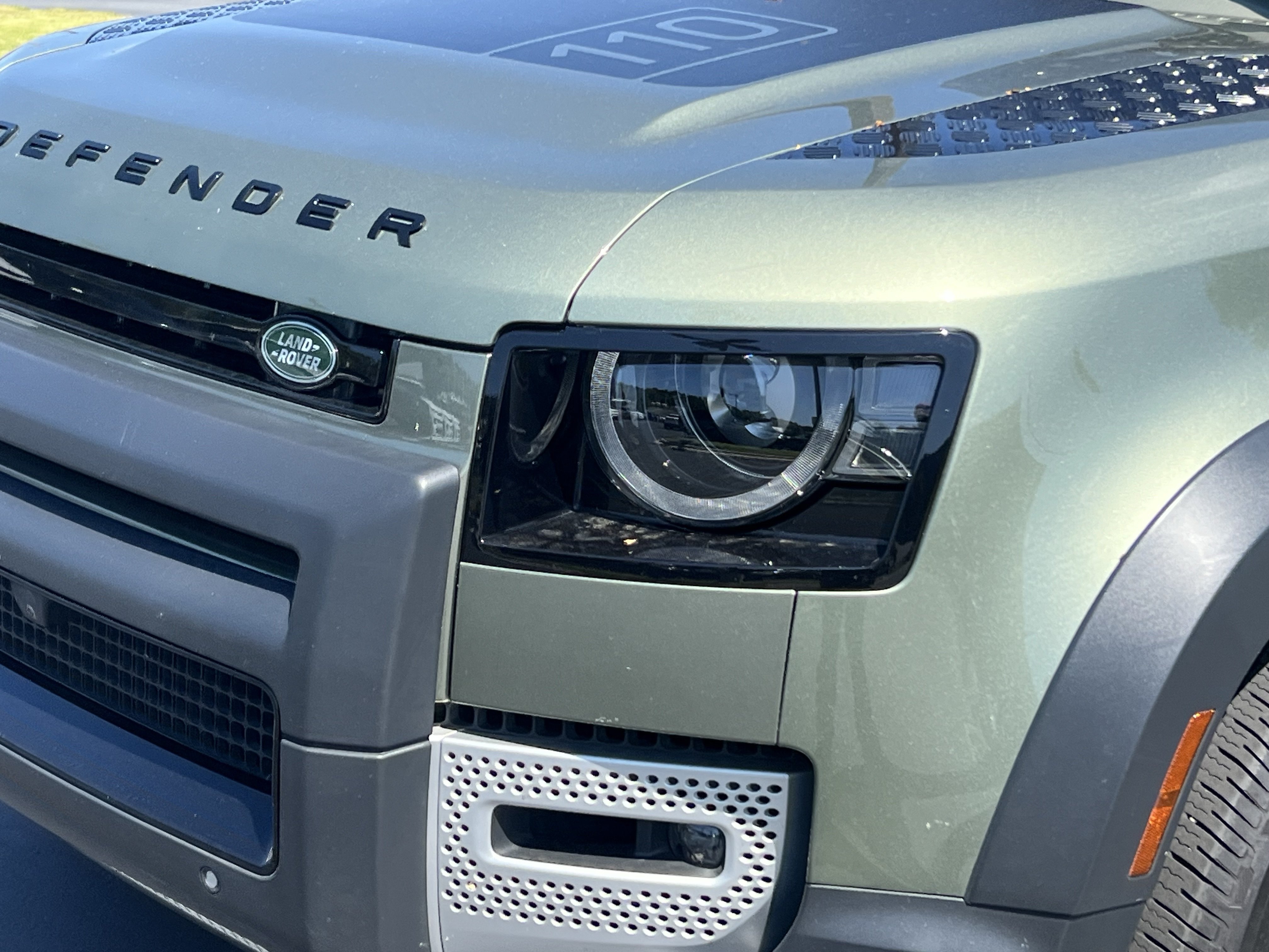 Used 2022 Land Rover Defender 110 SE AWD/4WD image 13