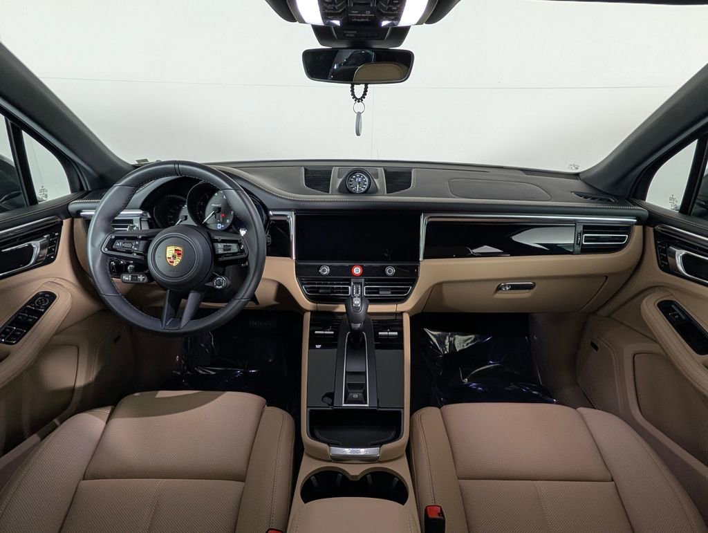 Certified 2025 Porsche Macan S image 20
