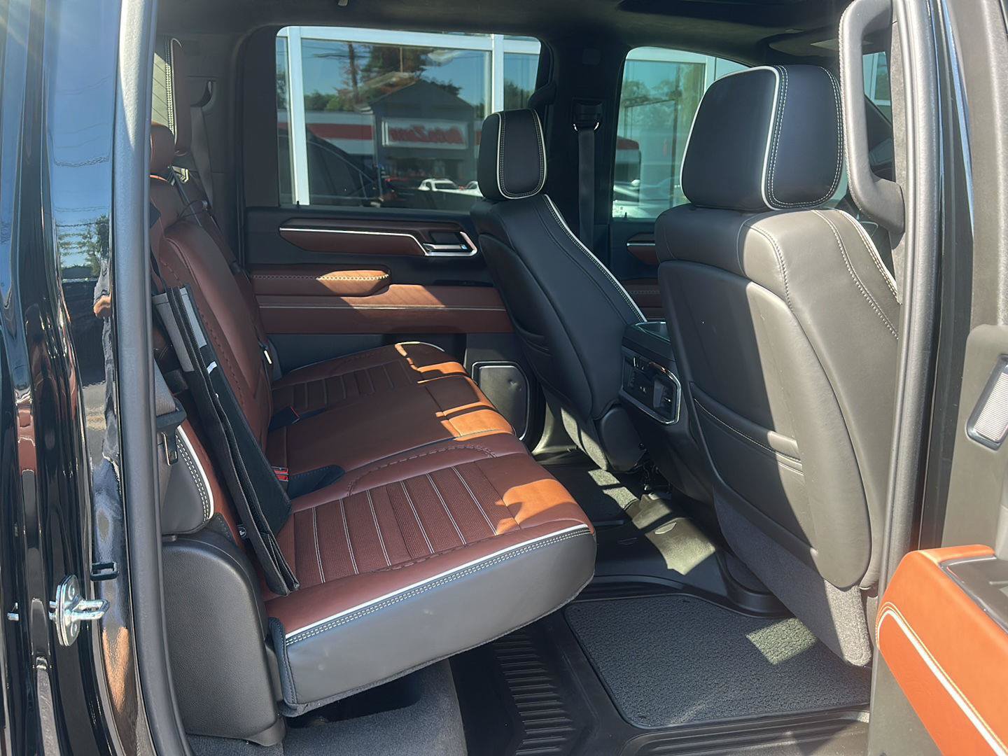 Used 2025 GMC Sierra 3500 Denali Ultimate AWD/4WD image 17
