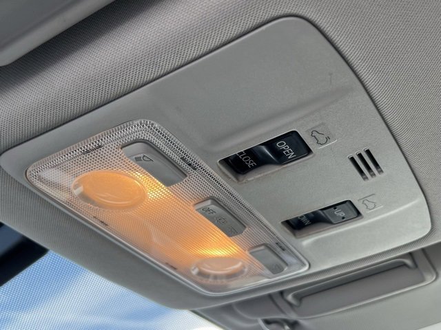 Used 2015 Toyota RAV4 Limited image 29