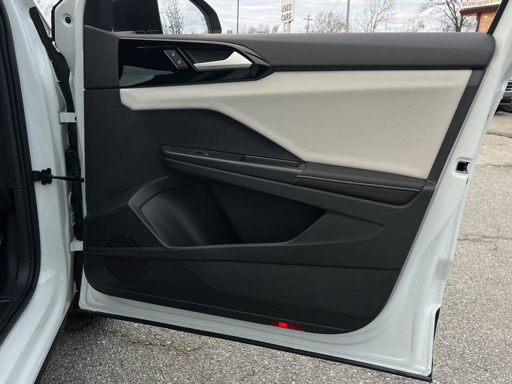 New 2026 Volkswagen Taos S image 8