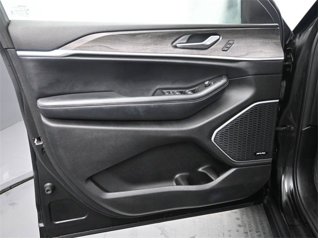 Used 2021 Jeep Grand Cherokee L Limited w/ Trailer Tow Group (B) image 12