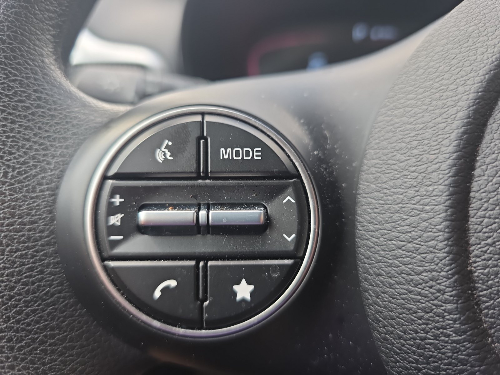 Certified 2025 Kia Soul LX w/ LX Technology Package FWD image 24