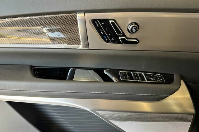 New 2027 Cadillac Vistiq Luxury w/ LPO, Floor Liner Package AWD/4WD image 11