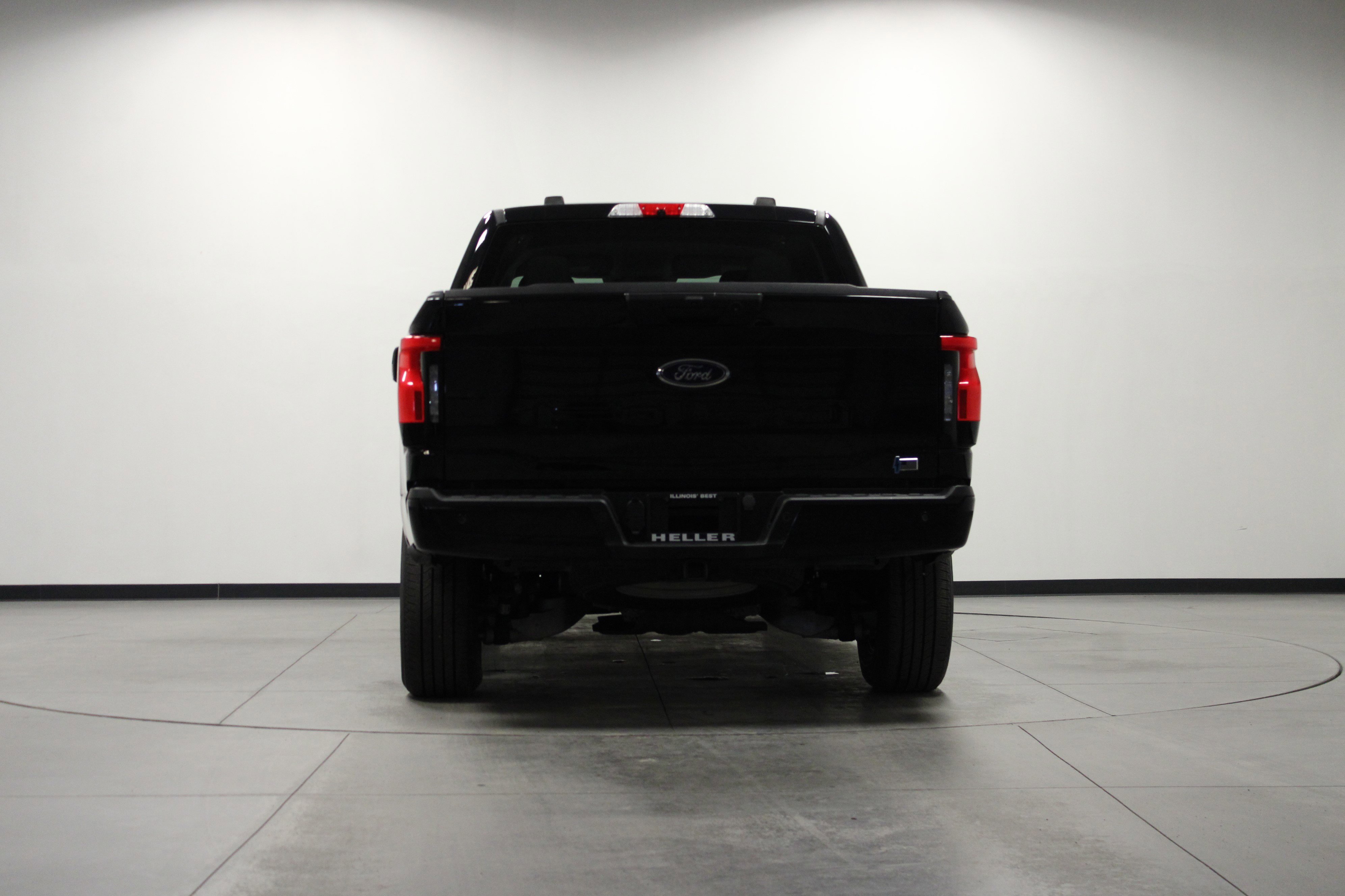 Used 2023 Ford F150 Lightning XLT image 5