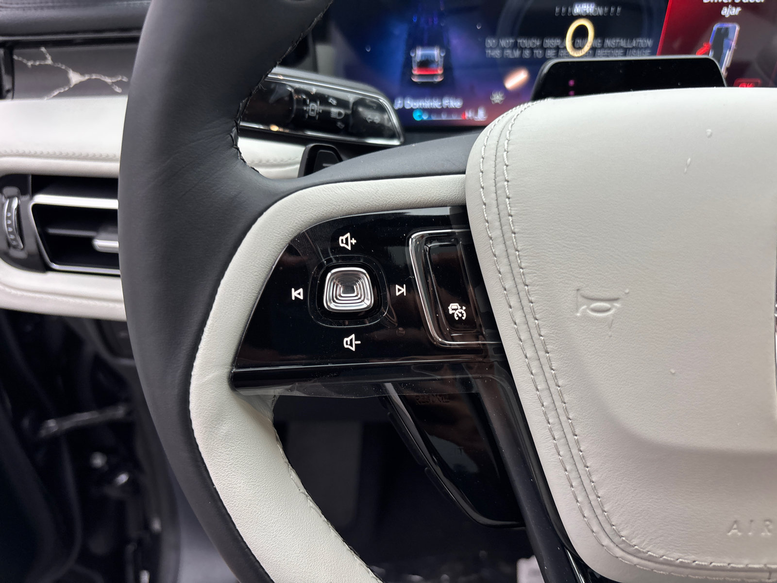 New 2026 Lincoln Aviator Black Label w/ Dynamic Handling Package AWD/4WD image 17