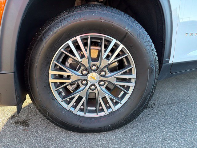 Certified 2026 Chevrolet Traverse LT w/ Driver Confidence Package FWD image 9