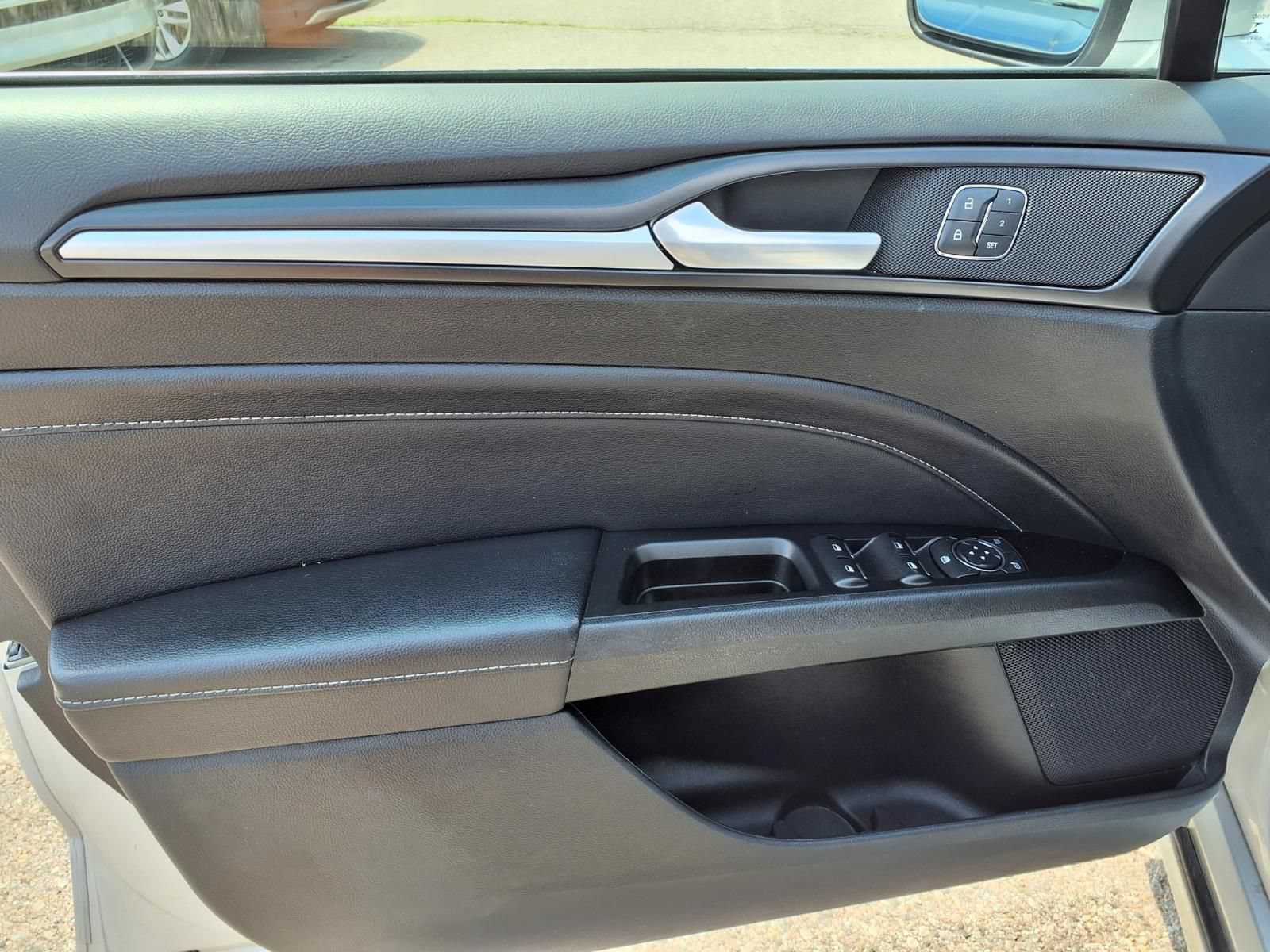 Used 2018 Ford Fusion Titanium AWD/4WD image 14