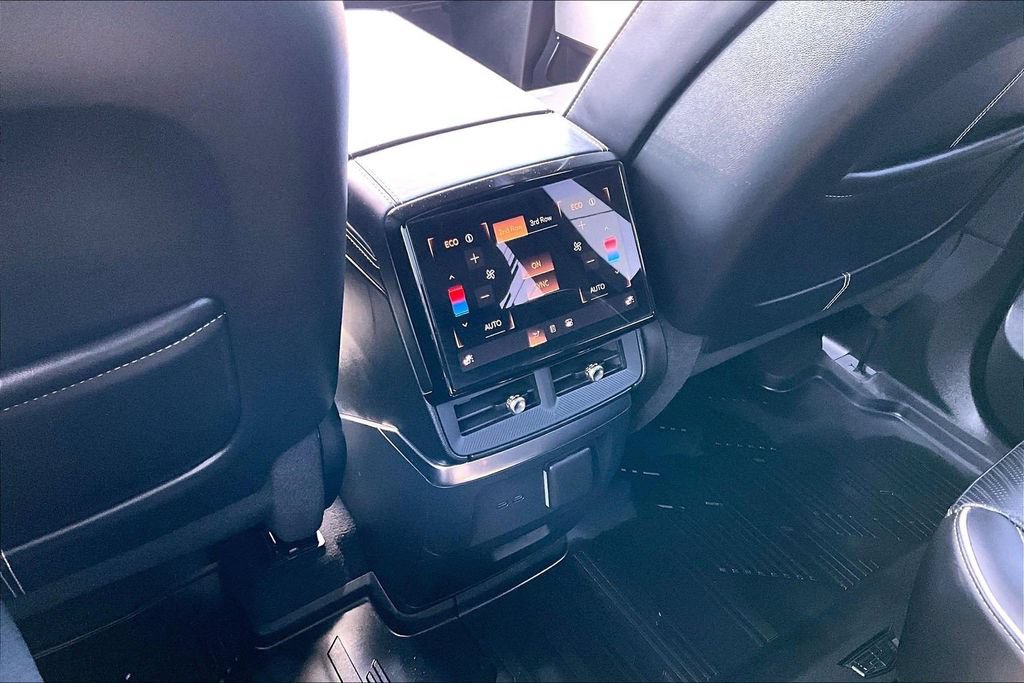 Certified 2026 Cadillac Vistiq Sport w/ LPO, Floor Liner Package AWD/4WD image 10
