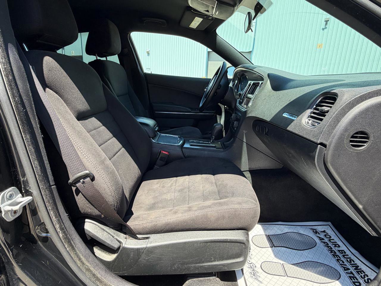 Used 2013 Dodge Charger SE RWD image 23