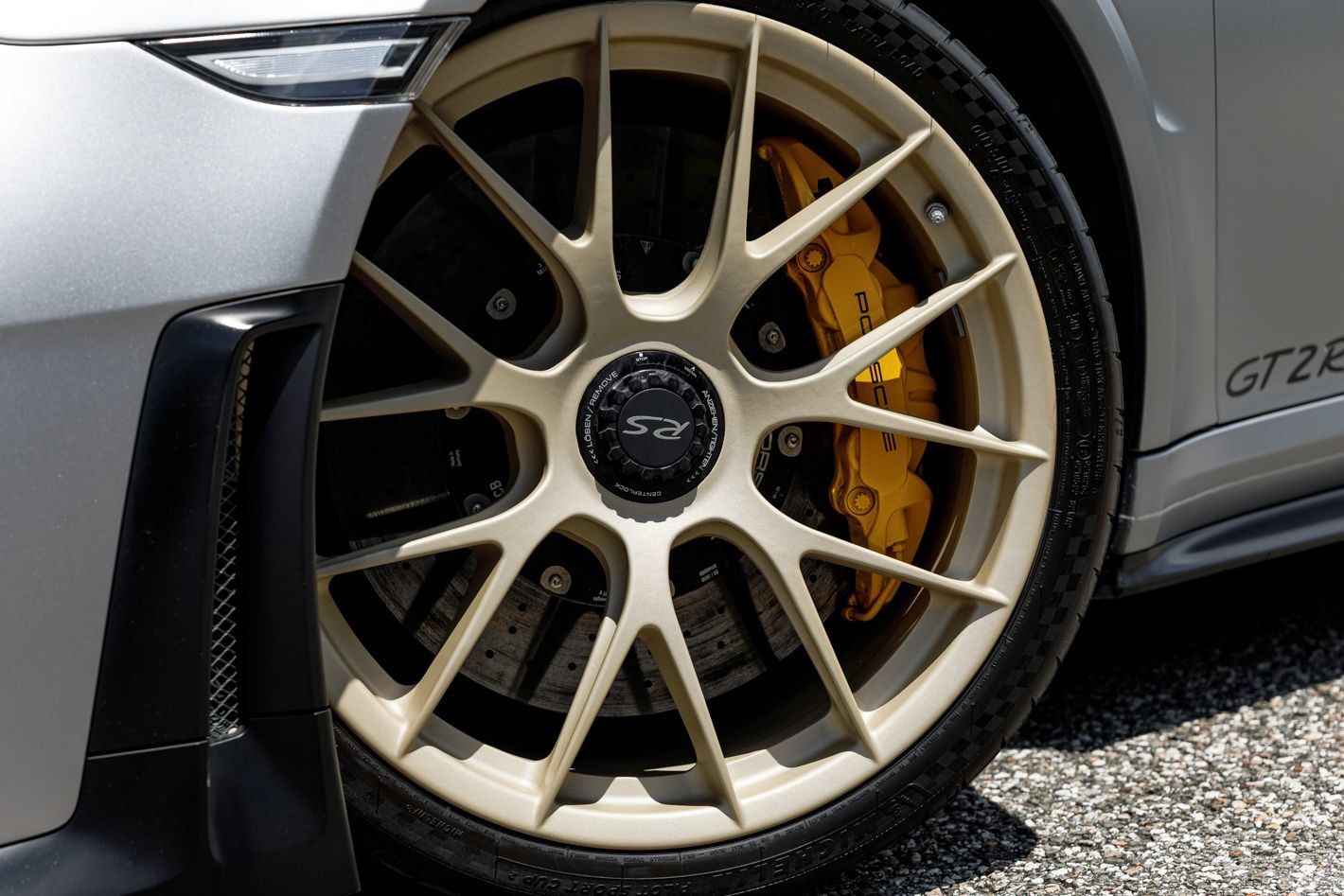 Used 2018 Porsche 911 GT2 RS w/ Weissach Package RWD image 34