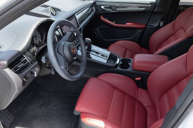 Used 2025 Porsche Macan S AWD/4WD image 2