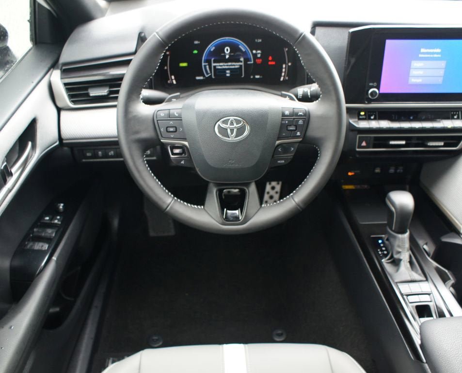 Used 2025 Toyota Camry SE w/ Convenience Package AWD/4WD image 5