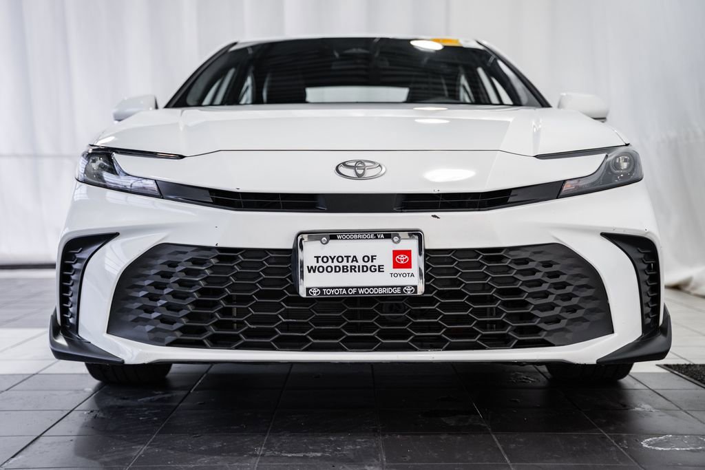 Used 2025 Toyota Camry SE image 2