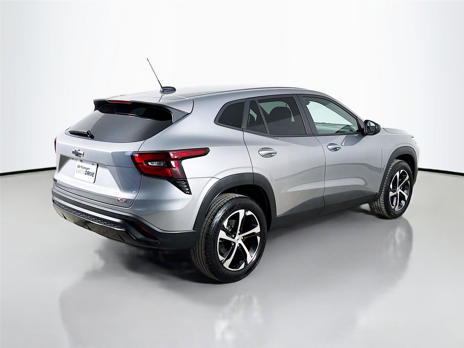 Used 2024 Chevrolet Trax RS w/ Driver Confidence Package FWD image 9