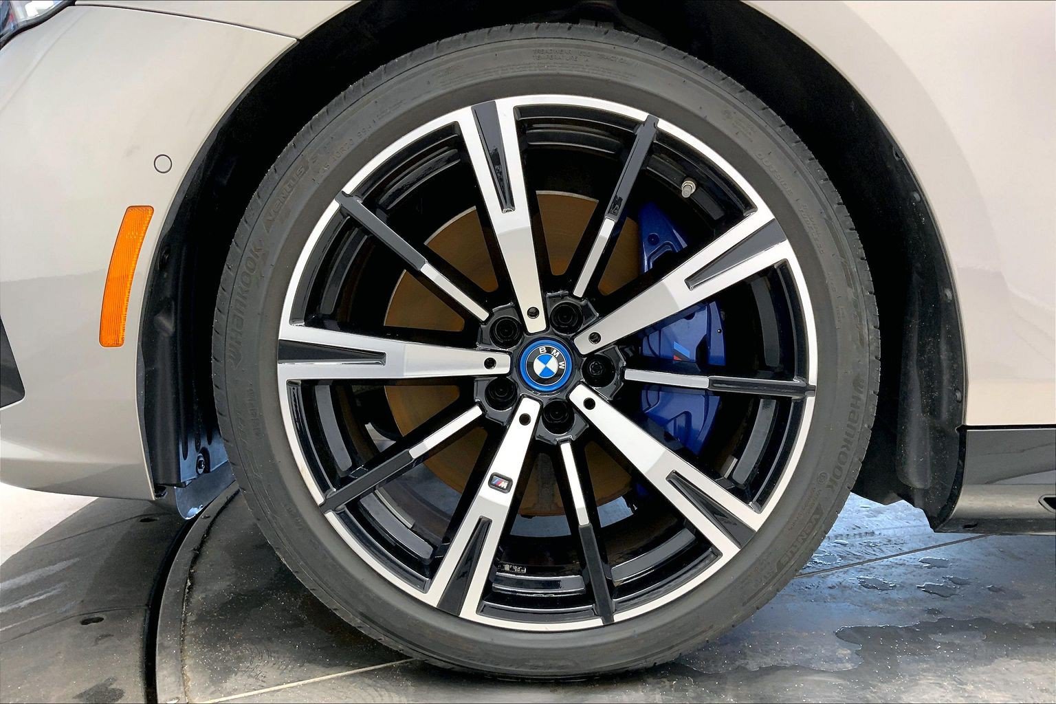 Used 2024 BMW i5 M60 w/ Premium Package AWD/4WD image 9