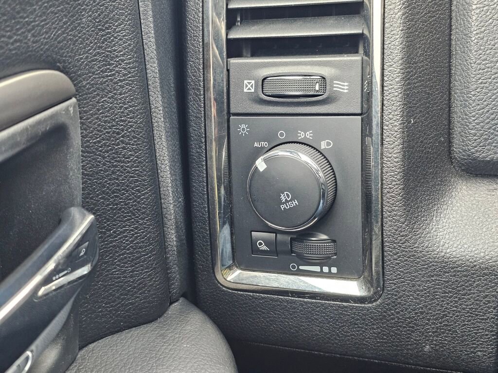 Used 2018 RAM 1500 Sport w/ Sport Premium Group image 39