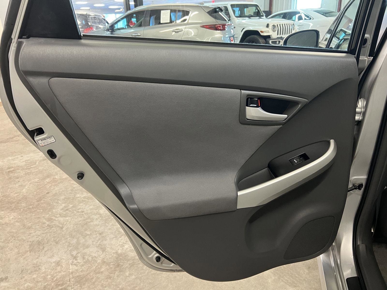 Used 2010 Toyota Prius Five image 27