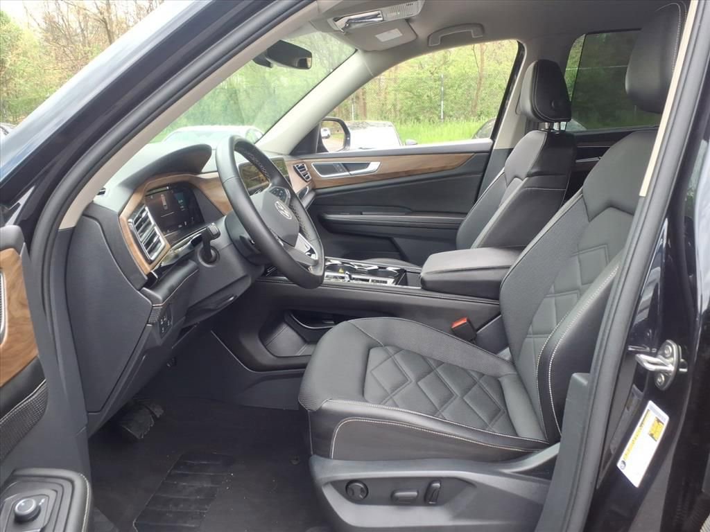 Used 2024 Volkswagen Atlas SE image 12