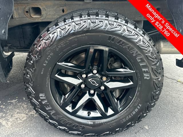 Used 2022 Chevrolet Silverado 1500 Custom Trail Boss w/ LPO, Dark Essentials Package AWD/4WD image 26