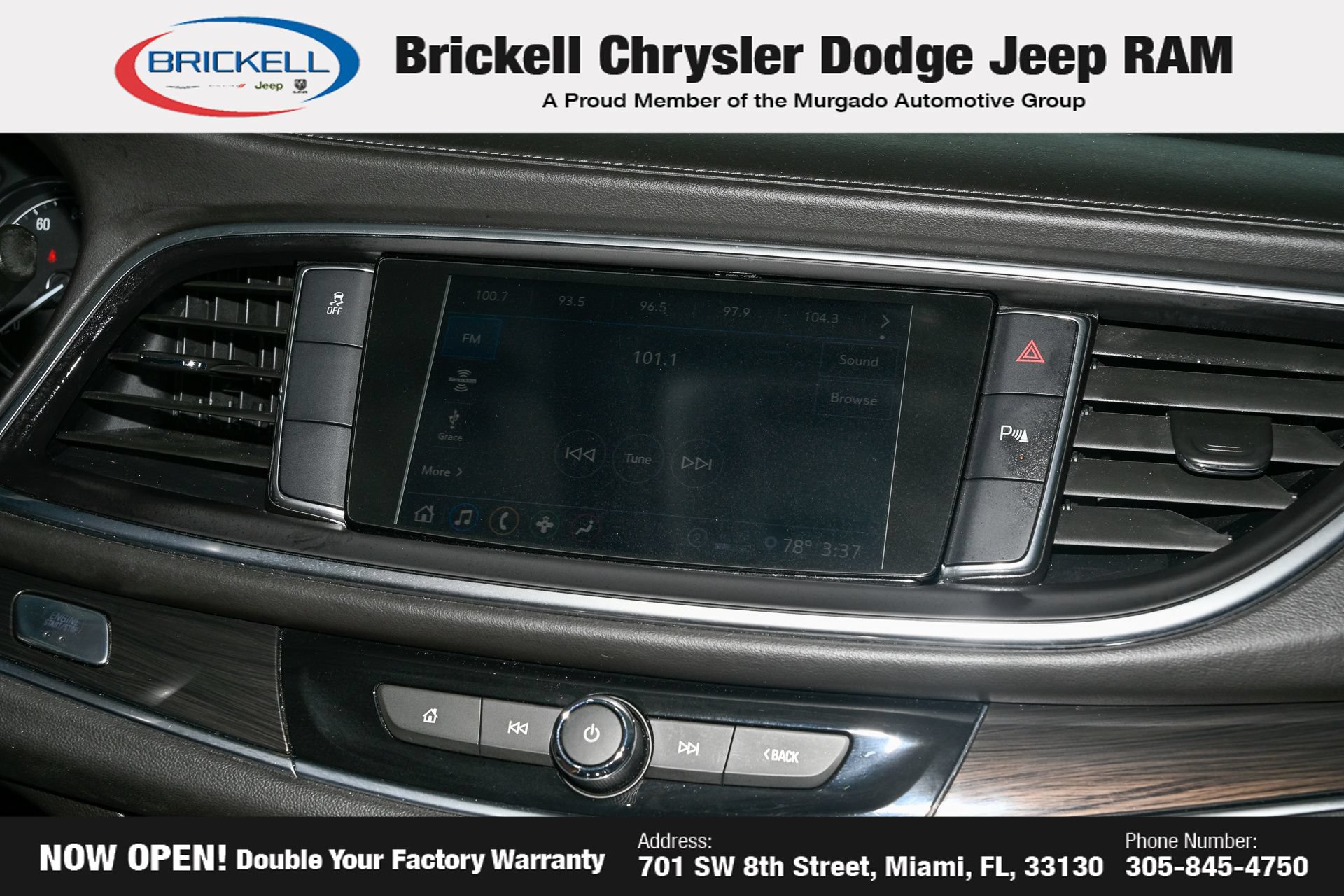 Used 2020 Buick Enclave Essence w/ LPO, Hit The Road Package FWD image 24