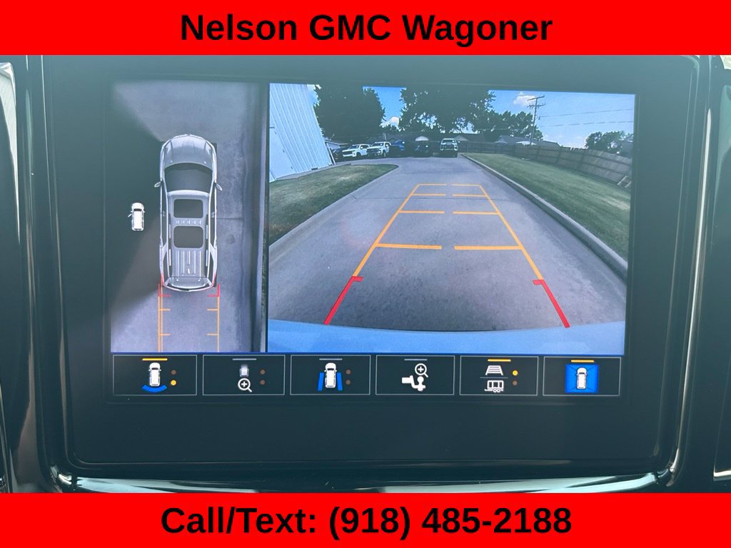 Used 2022 Chevrolet Traverse LT FWD image 25