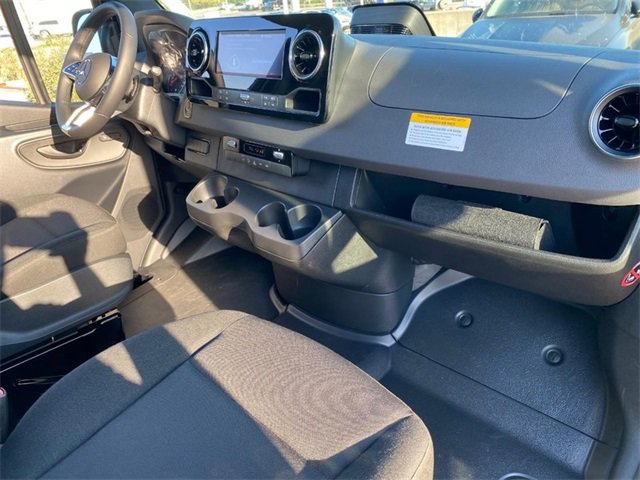 New 2025 Mercedes-Benz Sprinter 2500 image 9