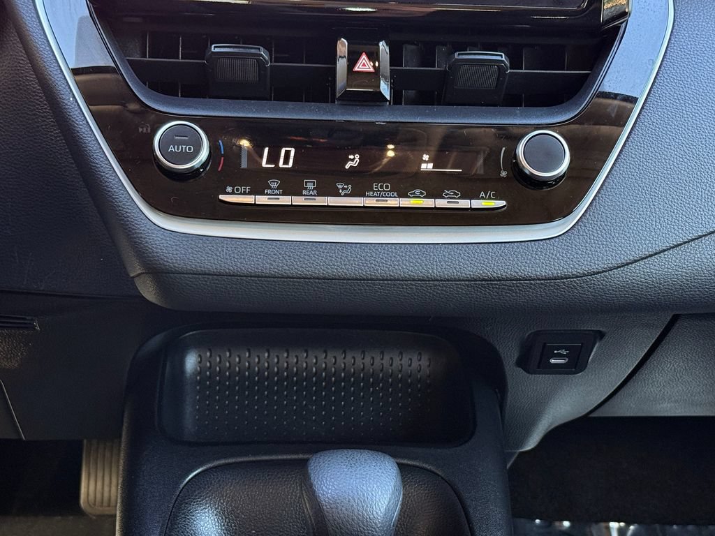 Used 2023 Toyota Corolla LE FWD image 27