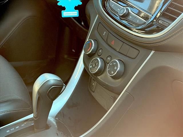 Used 2018 Chevrolet Trax LT w/ LT Convenience Package image 20